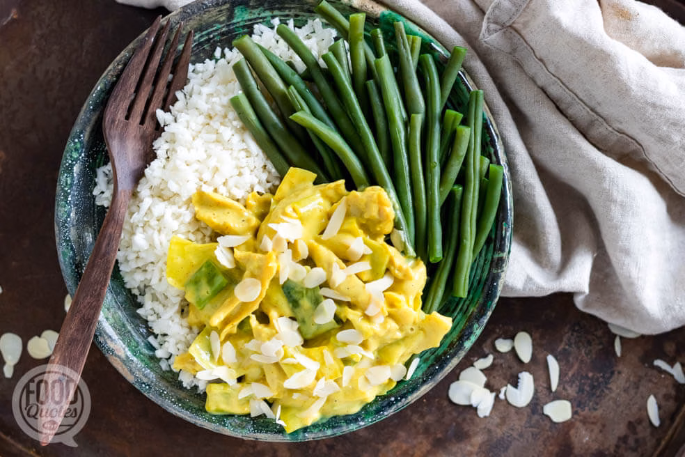 Vegan kip-kerrie met bloemkoolrijst