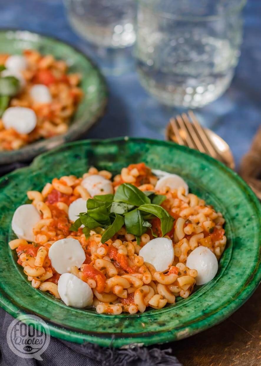 Macaroni caprese
