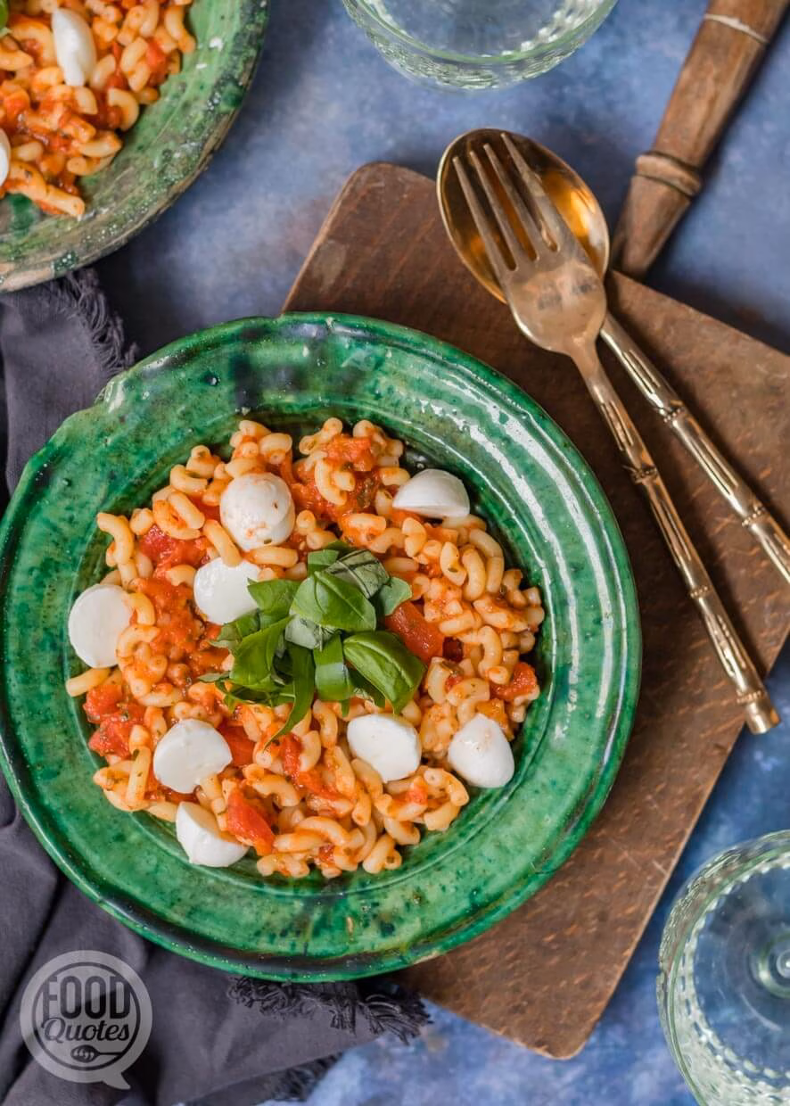 Macaroni caprese