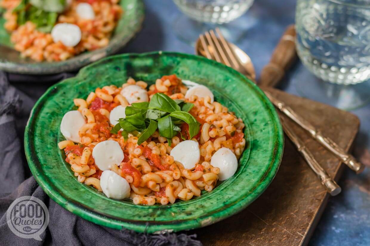 Macaroni caprese