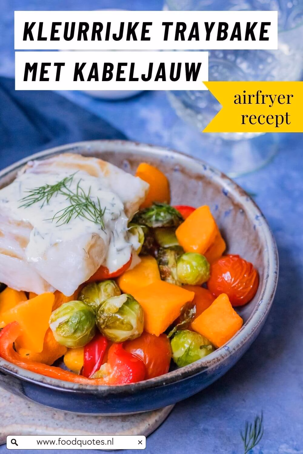 Kleurrijke traybake met kabeljauw